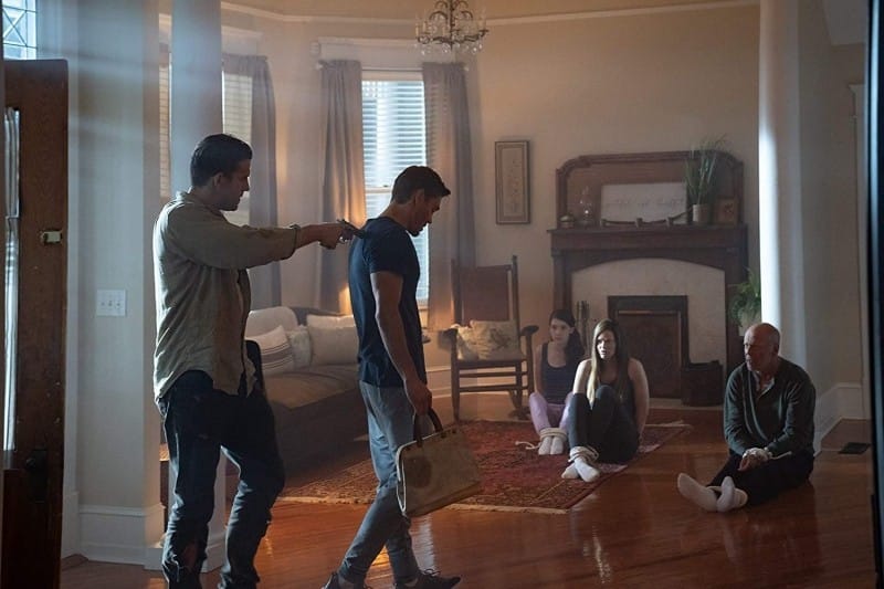 Survive the Night Kritik